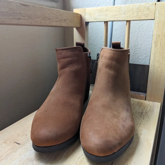Blondo Brown Waterproof Booties - Picture 1 of 14